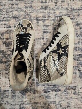 Time and Tru Hightop Sneakers